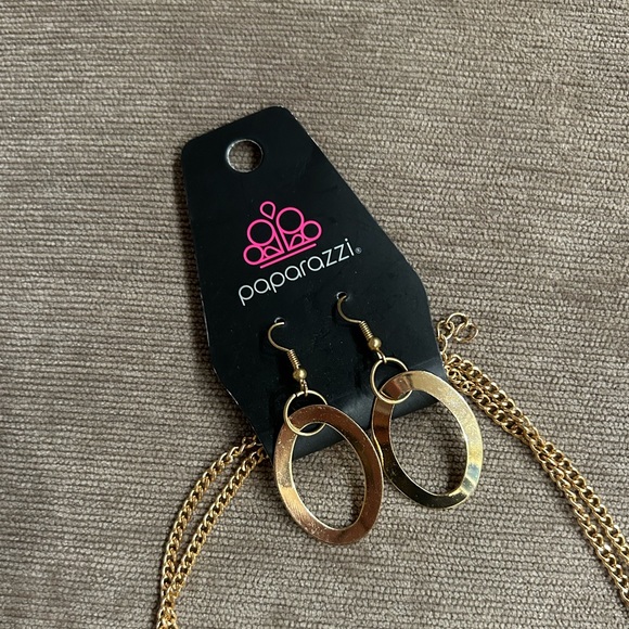 3 /$21⚡️Gold Tone Earring / Necklace Set - Picture 2 of 3